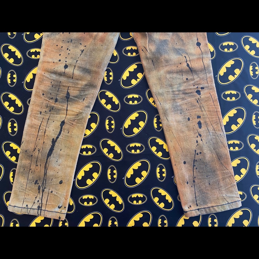 Distressed Jeans - Picture 5 of 6